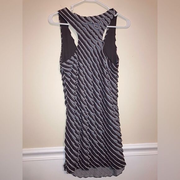 RACHAEL & CHLOE Gray & White Diagonal Ruffled Tank Top - Picture 5 of 5